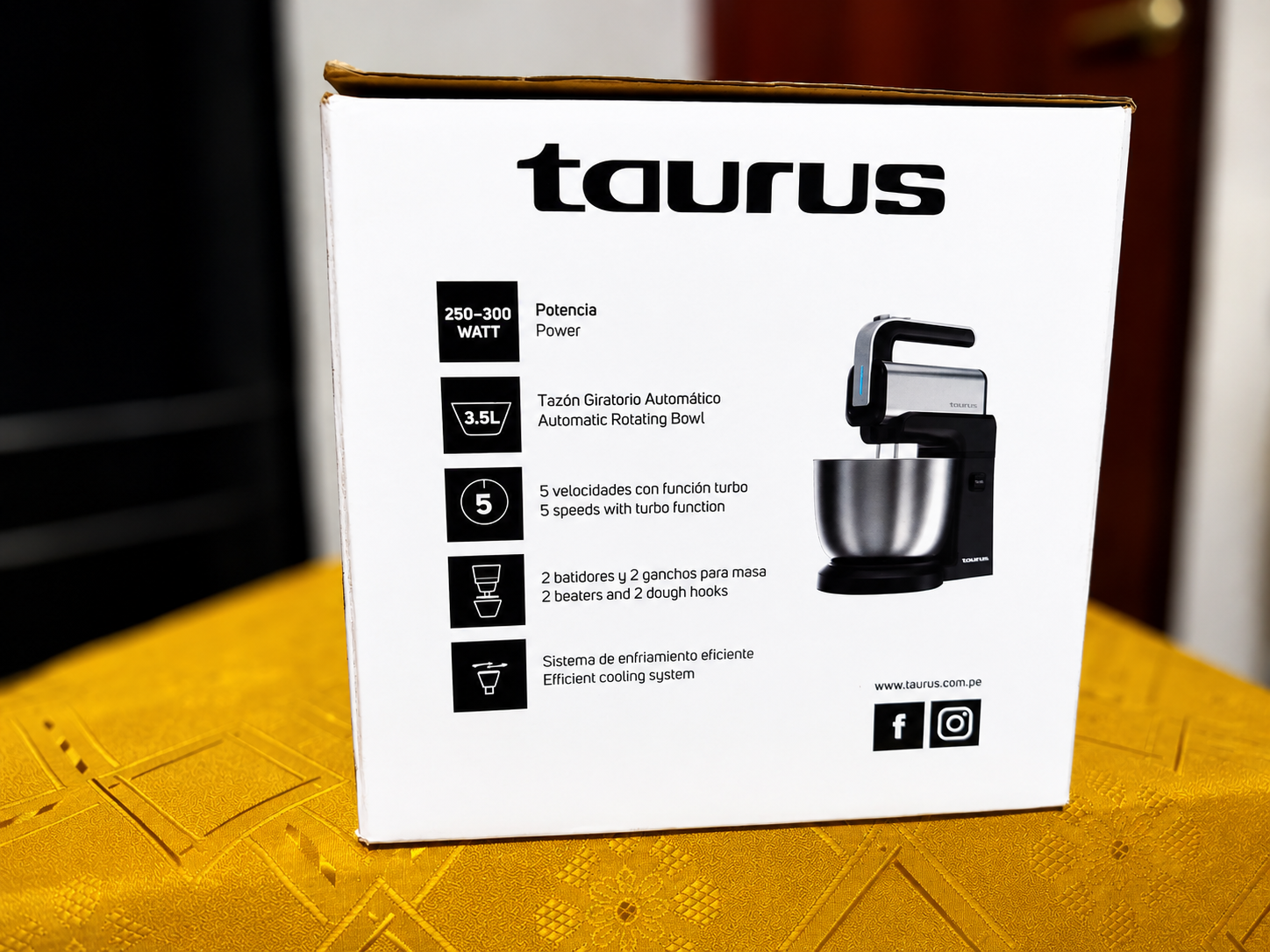 BATIDORA DE PEDESTAL - TAURUS